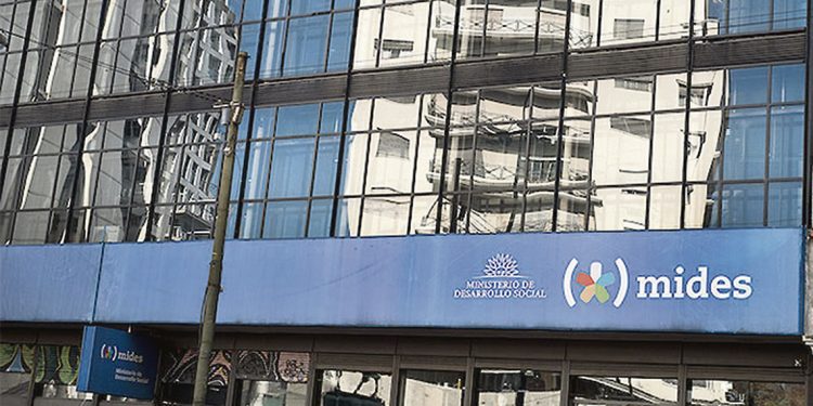 Refugios abiertos las 24 horas y más recursos para comedores comunitarios