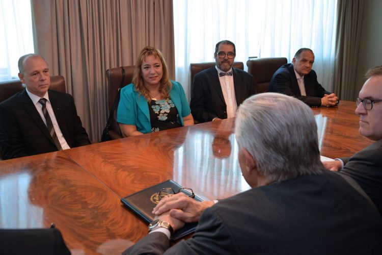 Futura Ministra Irene Moreira se reúne con Misión de los EEUU