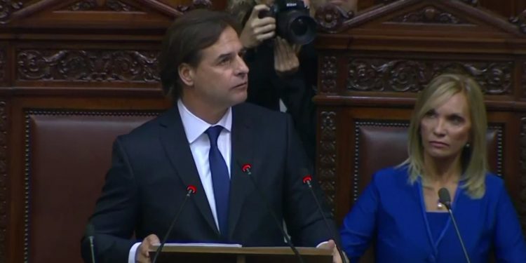 El presidente Luis Lacalle Pou prometió que será “un gobierno de austeridad” y que trabajará “sin descanso”