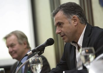 Yamandú Orsi: “Se siguen escuchando las mismas críticas del FA hacia el gobierno como si estuviéramos en un período de normalidad”