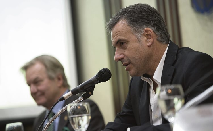 Yamandú Orsi: “Se siguen escuchando las mismas críticas del FA hacia el gobierno como si estuviéramos en un período de normalidad”