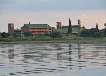 El litoral sigue produciendo mientras el movimiento turístico se reduce