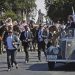 Miles de jinetes y un cordón humano escoltaron a los gobernantes hasta la Plaza Independencia