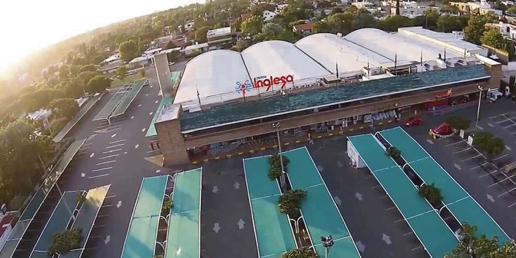 Posible mega grupo de supermercados inquieta a empresarios nacionales