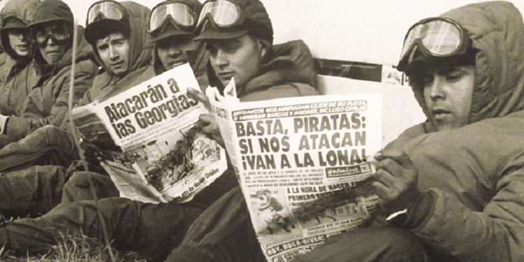 Inicia la Guerra de las Malvinas