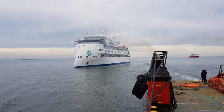 “Greg Mortimer”: Uruguay y su tradición humanitaria