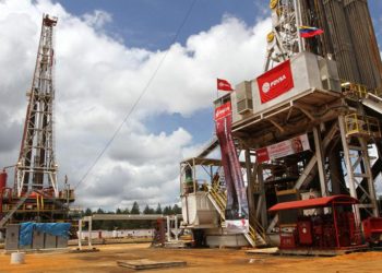 La caída de los precios del petróleo causa problemas en los productores sudamericanos