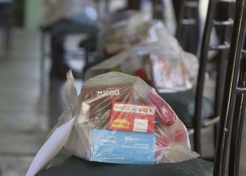 Agrupaciones de vecinos de Canelones se unen con canastas solidarias