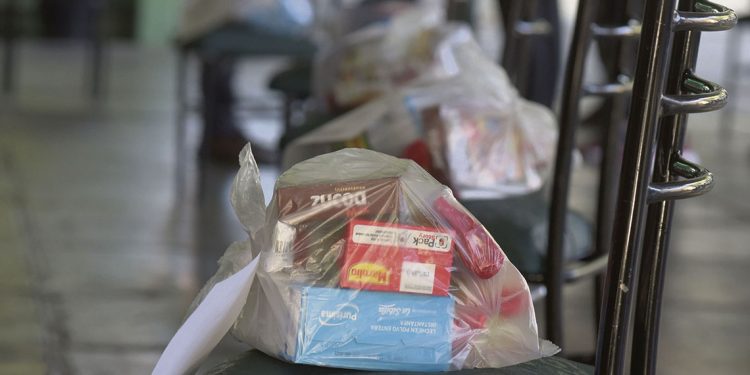 Agrupaciones de vecinos de Canelones se unen con canastas solidarias