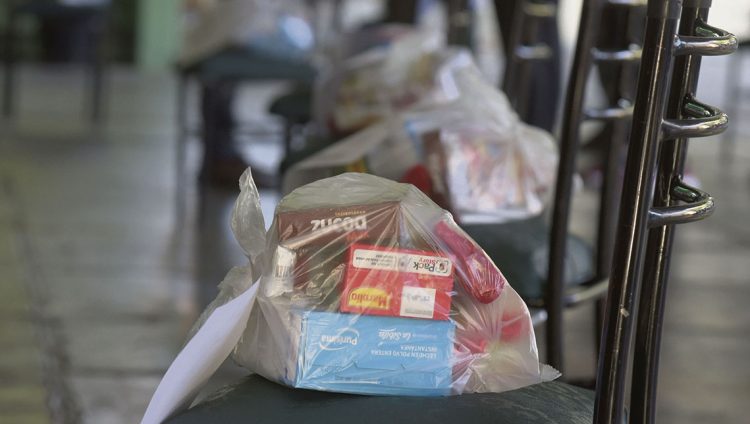 Agrupaciones de vecinos de Canelones se unen con canastas solidarias