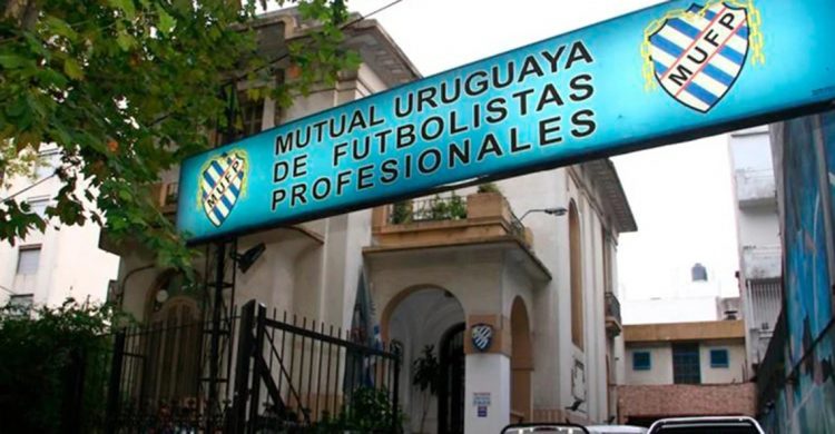 Futbolistas esperan visto bueno del MSP y de la Secretaría Nacional del Deporte para volver a entrenar