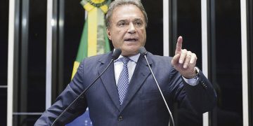 Senado de Brasil discute topes a las tasas de interés para frenar abusos