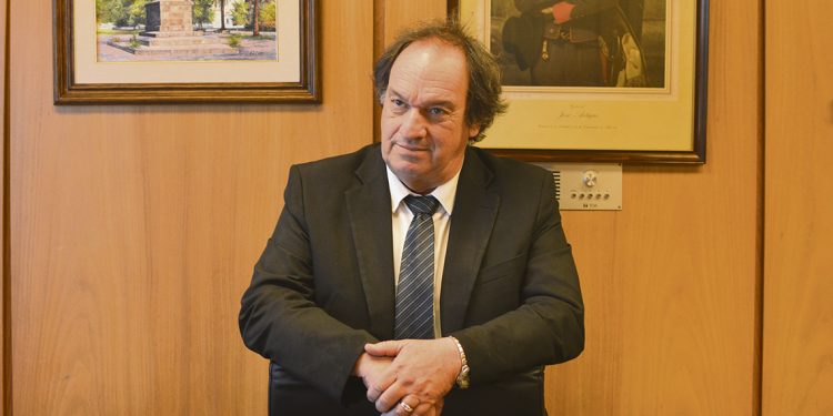 Eduardo Lust: “La Constitución tiene un valor supremo, es un tratado filosófico”