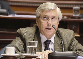 Tabaré Viera: “La prueba de fuego de la unión de la coalición es el tratamiento de la LUC”