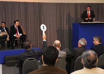 Transparencia e  izquierda caviar