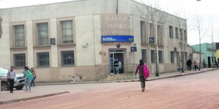 Cra. Carmen Echenagusia: Es “importante que el BROU llegue más al cliente”