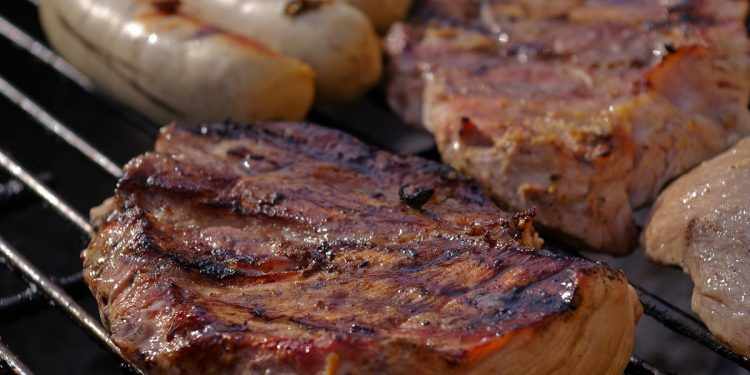 En Uruguay cayó el consumo de carne, pero creció el de carne importada
