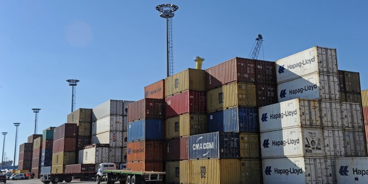 Fuerte caída de las exportaciones que siguen lideradas por la carne y celulosa
