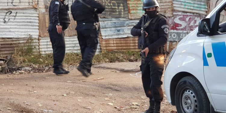 Ola de asesinatos y tiroteos entre bandas narcos