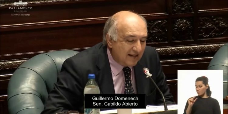 El Senador Domenech: las cadenas de la Deuda Externa y concentración de la tierra