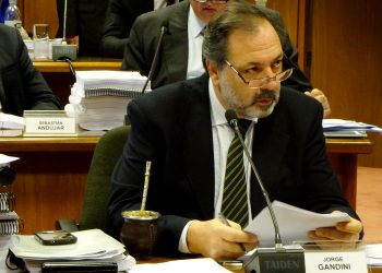 Déficit que dejó el FA “va a aumentar” pero economía crecerá en 2022