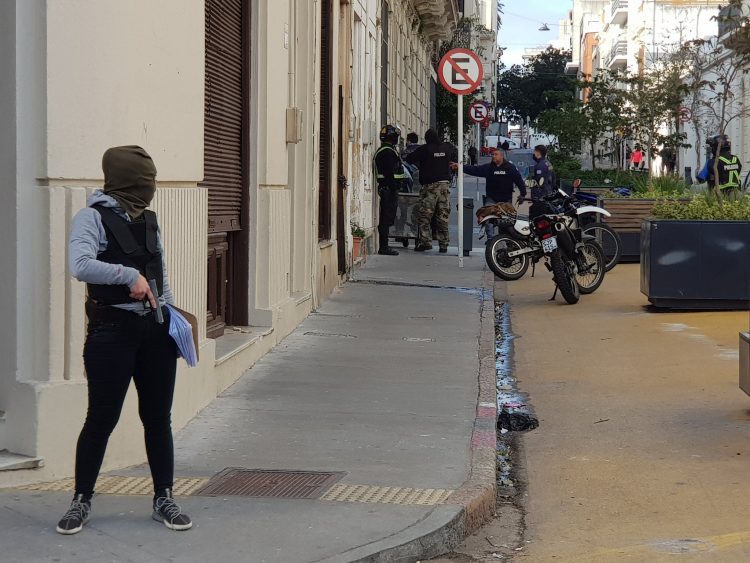 Los delivery de drogas asedian la Ciudad Vieja