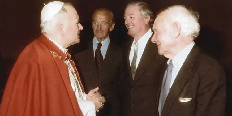 William F. Buckley: “La verdad no lleva en sí misma la vacuna contra la falsedad”