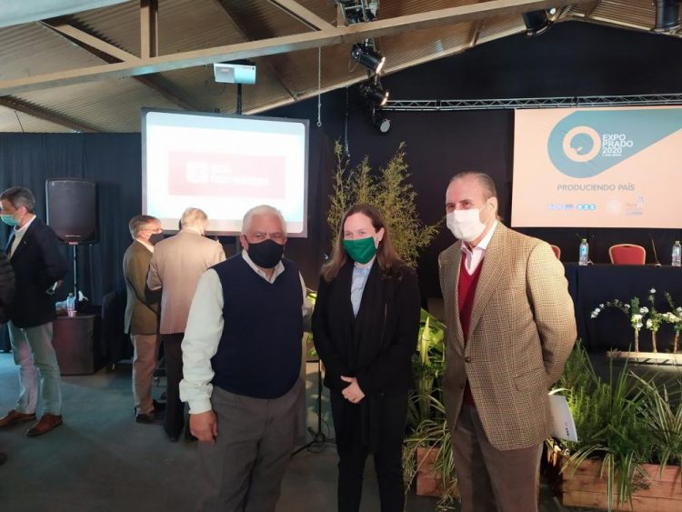 IICA y Charrúa TV, aliados en la divulgación de temas agropecuarios y el fortalecimiento del sector