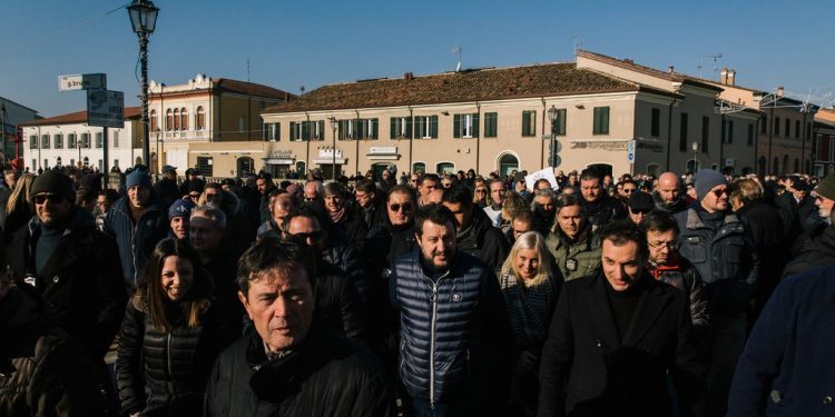 Italia sigue el camino de la austeridad: aprueban reducir la cantidad de diputados y senadores