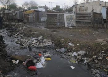 Nuevos estudios alertan sobre fragmentación territorial y delgada línea de pobreza