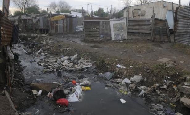 Nuevos estudios alertan sobre fragmentación territorial y delgada línea de pobreza