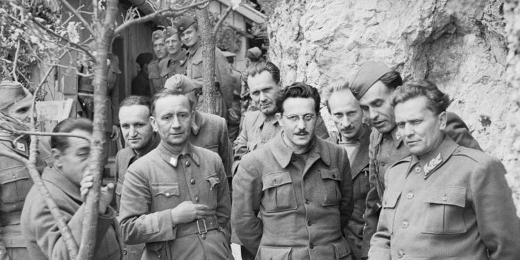 Si queremos preservar nuestra independencia debemos confiar en nosotros mismos