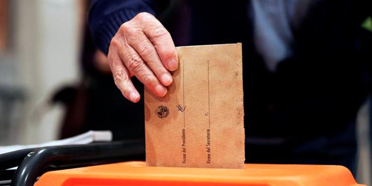 Elecciones departamentales y pandemia: dispondrán de kits y un “funcionario facilitador” por mesa