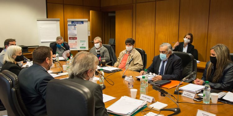 Legisladores y organizaciones no gubernamentales manifiestan preocupación por concentración de medios