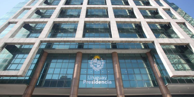 Tras años de ampliaciones, proponen reestructura de Presidencia de la República en medio de conflicto con funcionarios