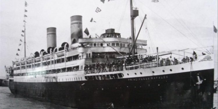 Gardel entre el cielo y el agua