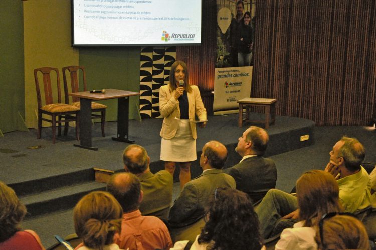 Nacida con un enfoque urbano, Microfinanzas se extiende en el medio rural