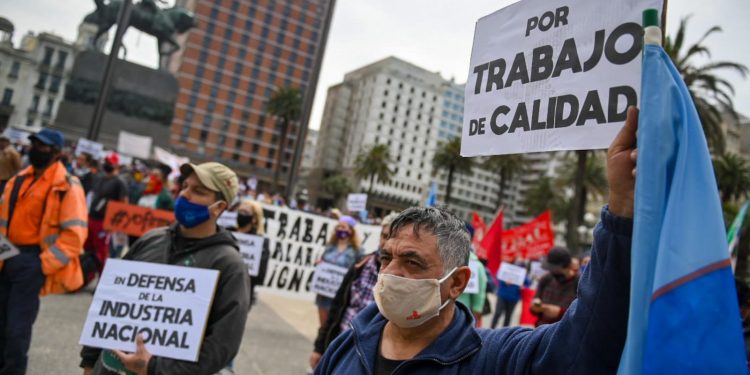 Sindicatos piden al gobierno que defienda la industria y la mano de obra nacional