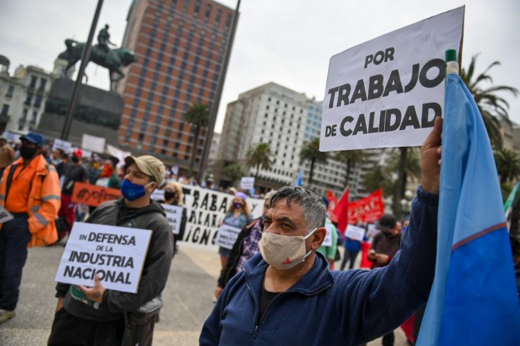 Sindicatos piden al gobierno que defienda la industria y la mano de obra nacional