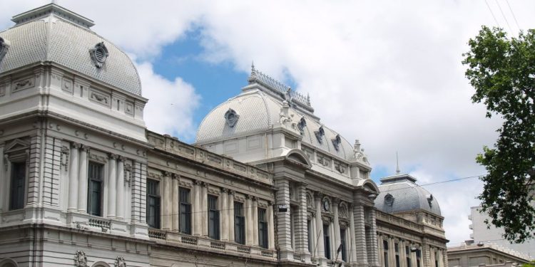 Udelar valora partidas extras, pero advierte que aún es “insuficiente”