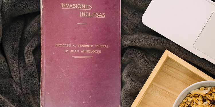 Invasiones Inglesas. Proceso al teniente general don Juan Whitelocke. Jefe superior del ejército inglés, vencido en la defensa de Buenos Aires. Arturo E. López,