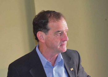 Guido Manini Ríos: “Es preferible ir por el lado de la persuasión de la gente”