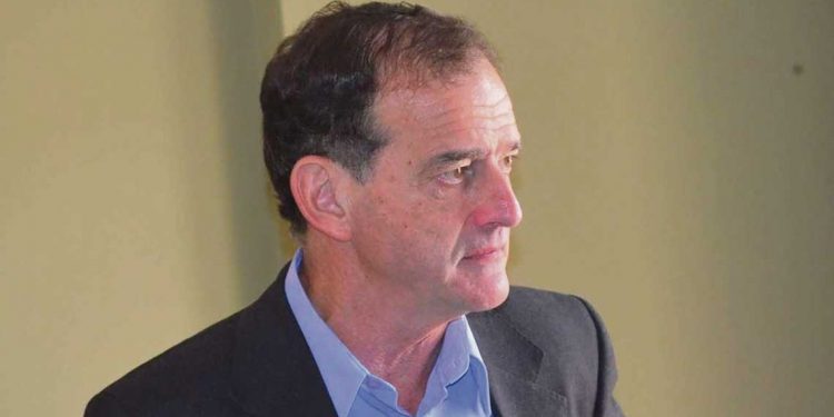 Guido Manini Ríos: “Es preferible ir por el lado de la persuasión de la gente”