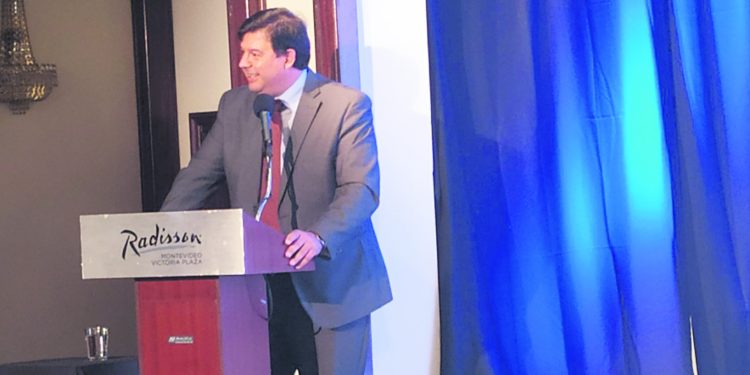 Ministerio de Ambiente hizo pública una propuesta para limitar el avance de la forestación