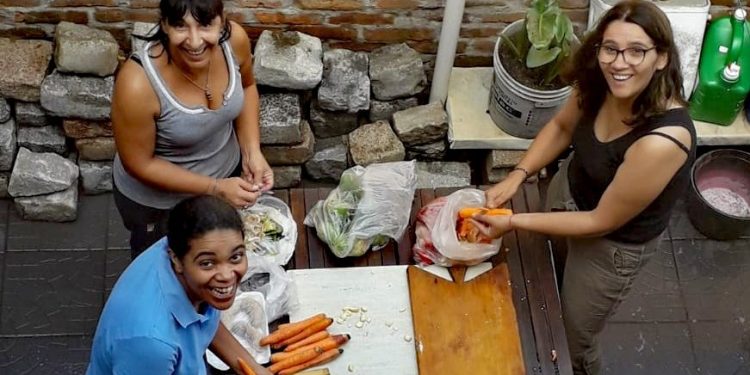 La vocación social acompañando a los feriantes