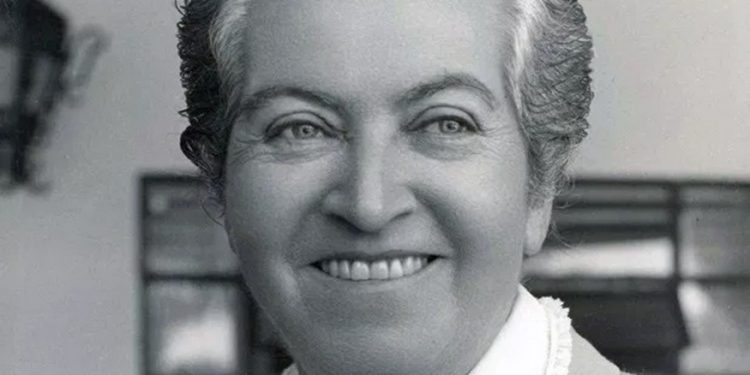 Gabriela Mistral, primera latinoamericana Premio Nobel de Literatura