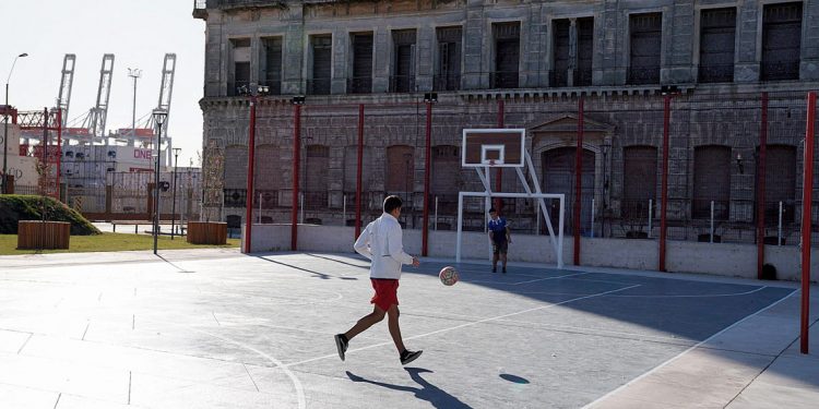 Suspensión de los deportes en espacios cerrados por el crecimiento exponencial del virus