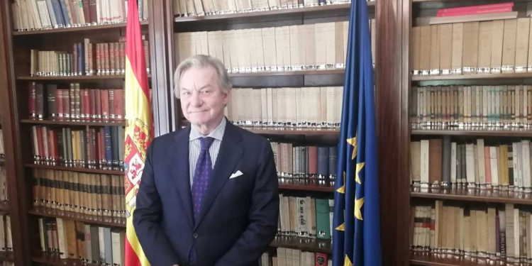 José Javier Gómez-Llera: “Me preocupa que medios informativos estén tratando de erosionar la imagen de la Corona”