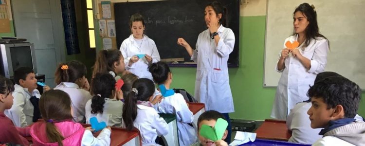 Más de un tercio de maestros egresados de la universidad privada concursan para escuelas públicas