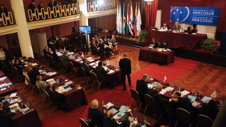Uruguay planteó flexibilidad y designó nuevos representantes en el Parlasur